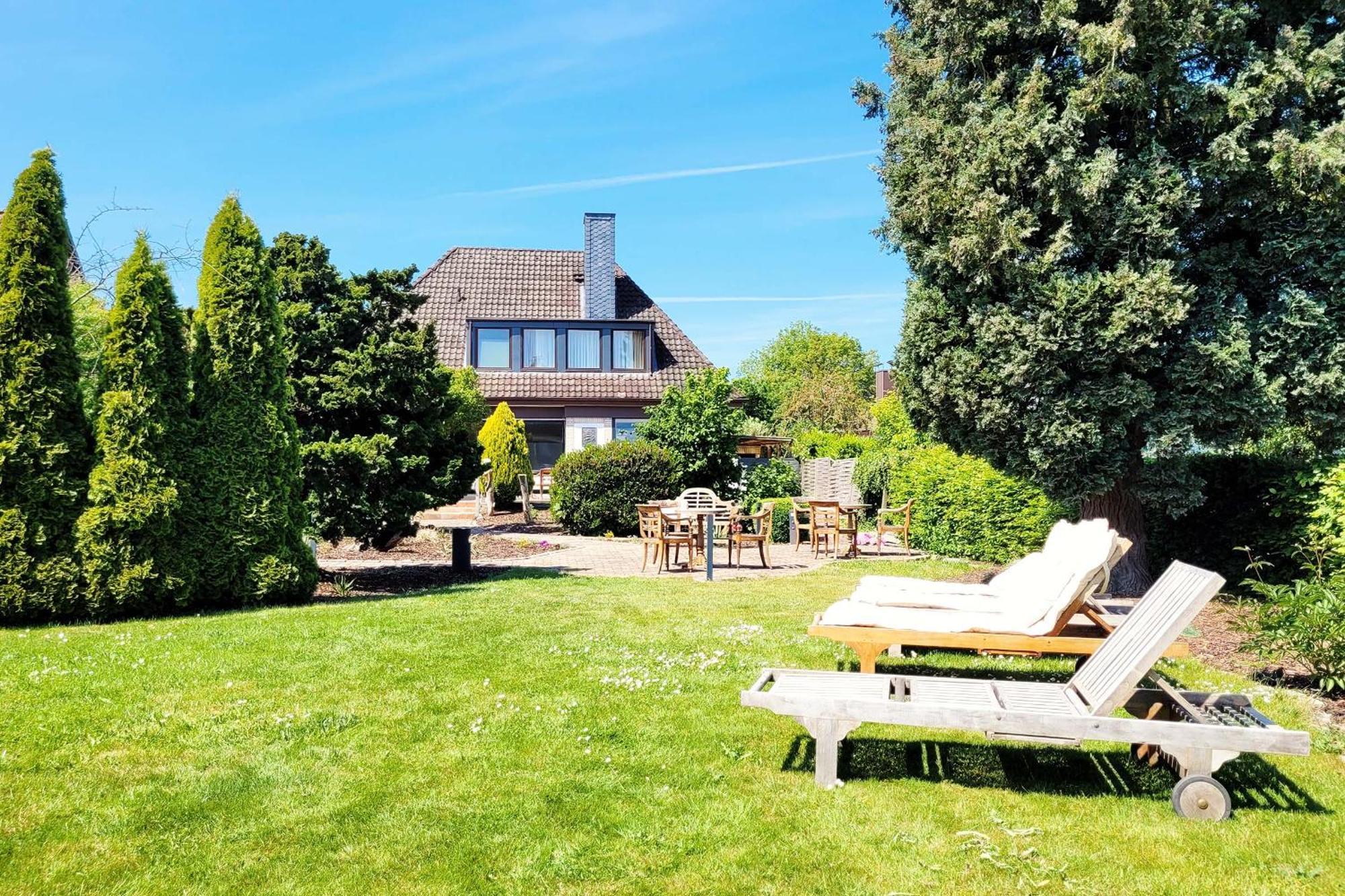 Sonnenterrasse: Moderne Strandnahe Mit Gartenblick Apartment *
